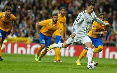 升博电竞动态-丹麦队后卫失误送礼丢球