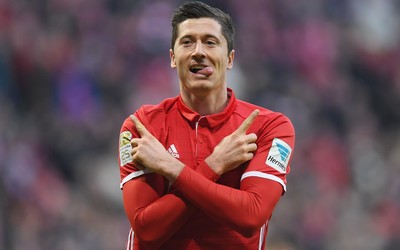 升博电竞热评-乌克兰队球员冲突吃红牌